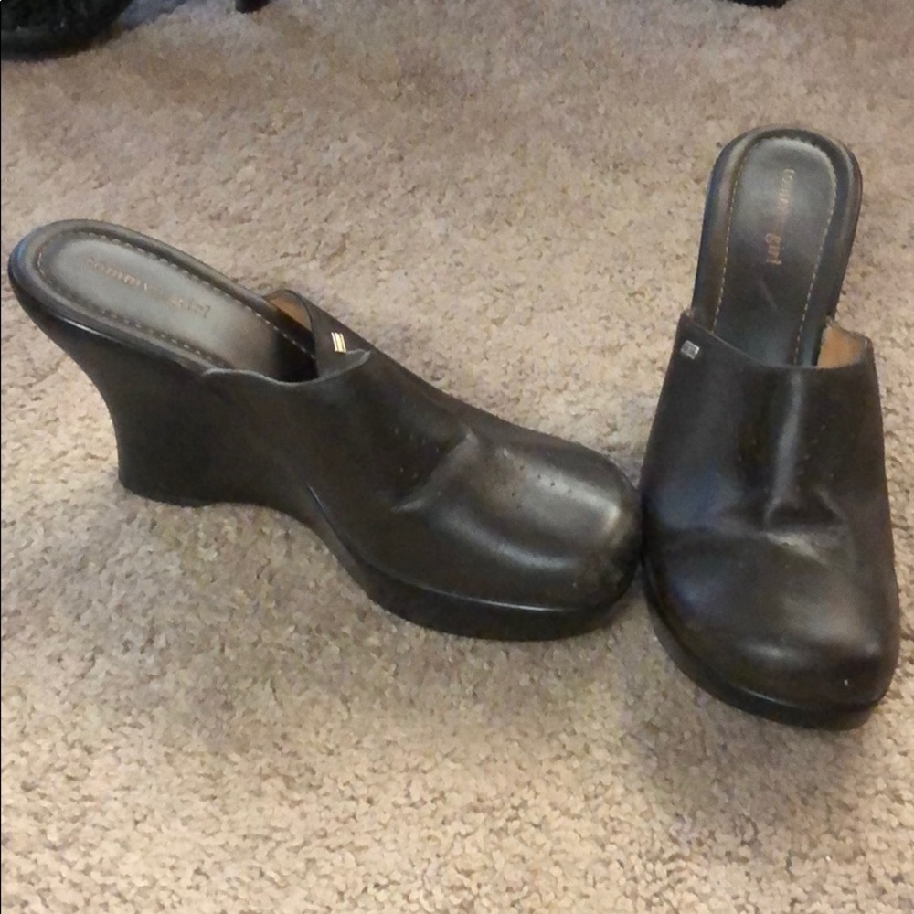 Wedge slides